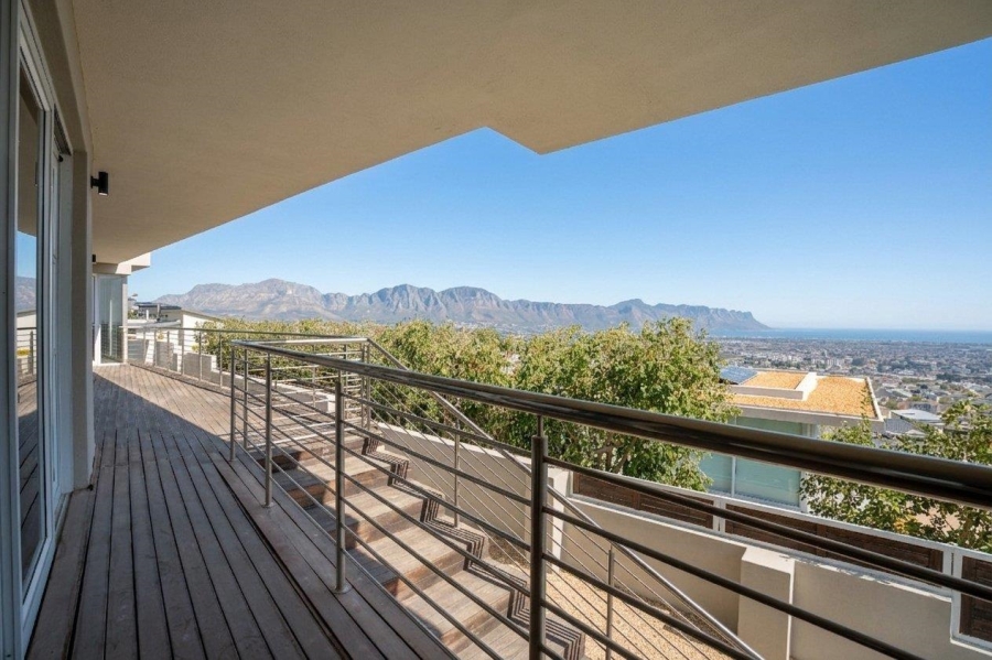 5 Bedroom Property for Sale in Fairhaven Country Estate Western Cape